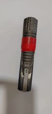 Korozyona dayanıklı metrik iplik genişleme kabuğu olan kaya bult